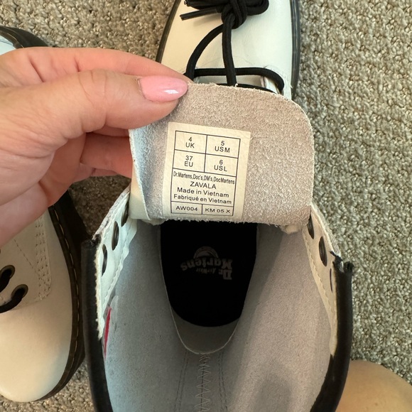 White dr martens - Picture 2 of 6
